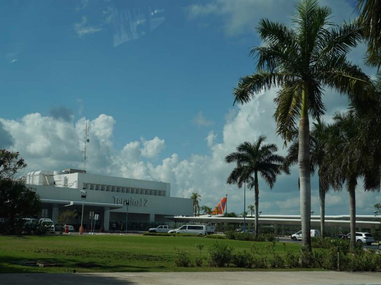 Cómo llegar de Holbox al Aeropuerto de Cancún, México
